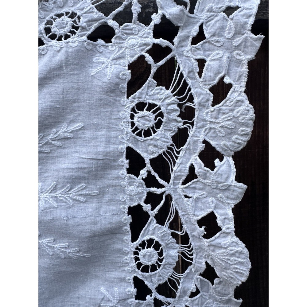 Vintage Hand Embroidered Cutwork Table Runner White Linen Floral 49 x 16 - Picture 10 of 13